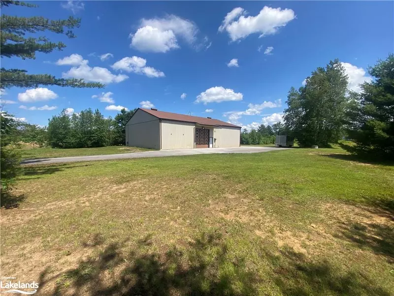 1734 Winhara Road, Bracebridge, ON P1P 1R1