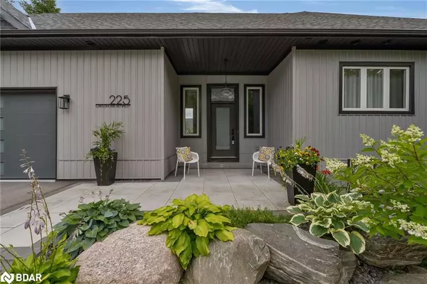 Oro-medonte, ON L0L 2E0,225 Lakeshore Road W