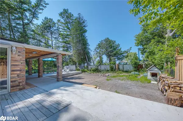 Wasaga Beach, ON L9Z 2M2,54 Homewood Avenue