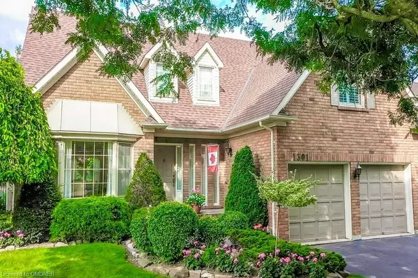 Oakville, ON L6M 2H1,1301 Mapleridge Crescent