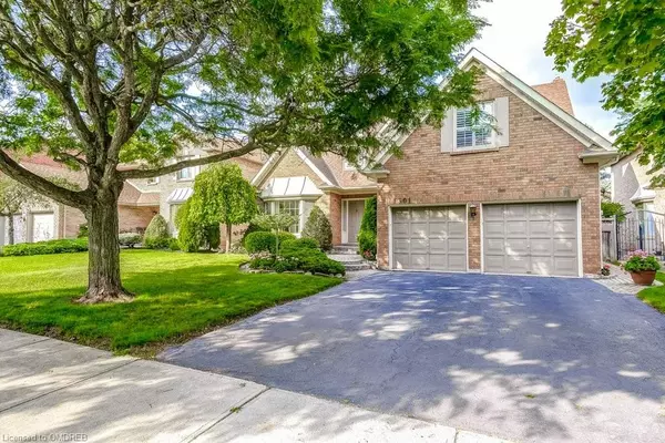 Oakville, ON L6M 2H1,1301 Mapleridge Crescent