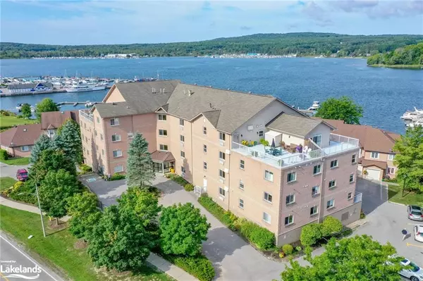 4 Beck Boulevard #307, Penetanguishene, ON L9M 2H3