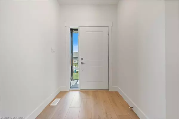 Waterford, ON N0E 1Y0,123 Amber Street