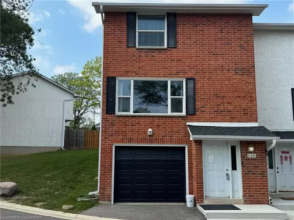 411 Keats Way #1, Waterloo, ON N2L 5S7