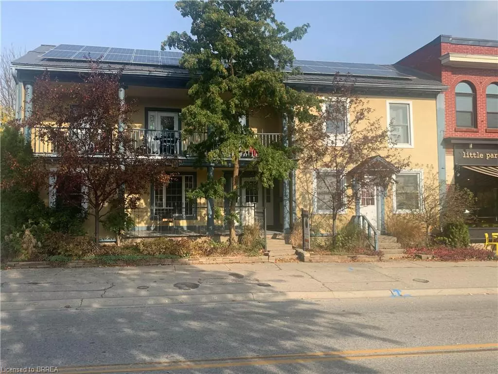 Paris, ON N3L 1G2,40 Dundas Street W