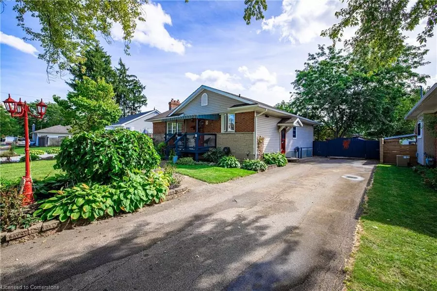 3 Maplewood Crescent, Welland, ON L3C 4J8