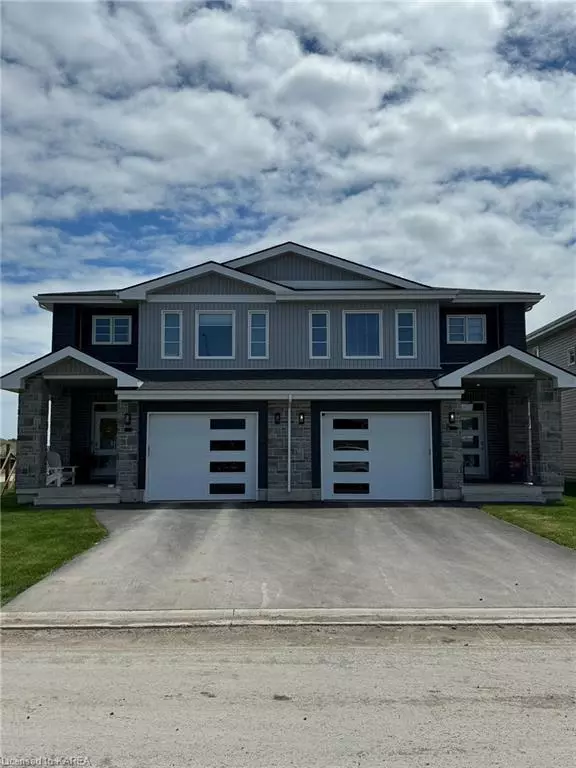 205 Superior Drive, Amherstview, ON K7N 0E9