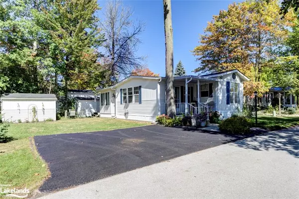 53 Topaz Street, Wasaga Beach, ON L9Z 1X7