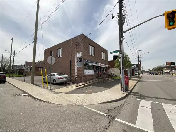 Hamilton, ON L8K 1C6,1472 Main Street E #4