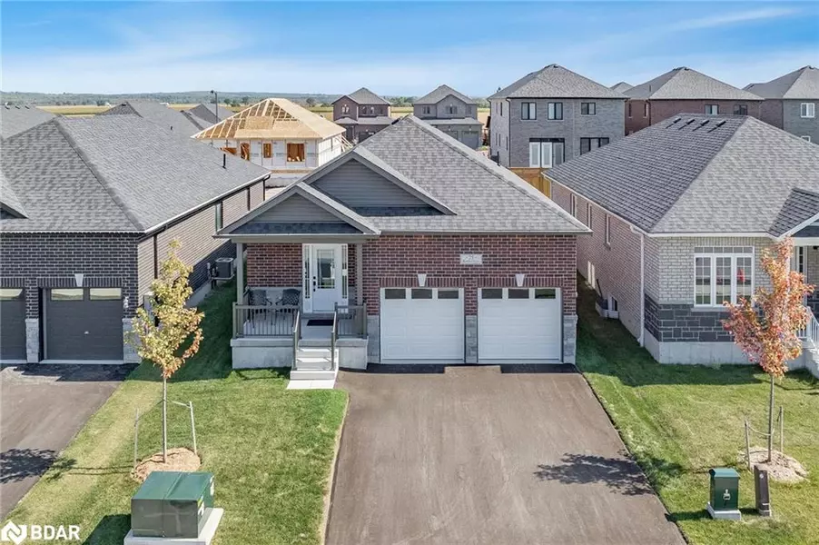 25 Rowley Crescent, Elmvale, ON L0L 1P0