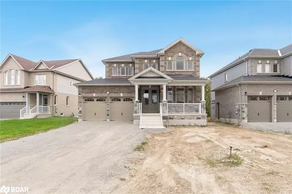 102 Wood Crescent, Angus, ON L0M 1B5