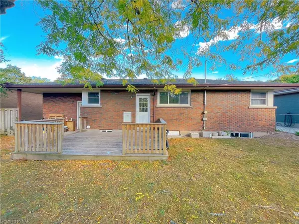 12 Wakil Drive #Lower, St. Catharines, ON L2T 3H8