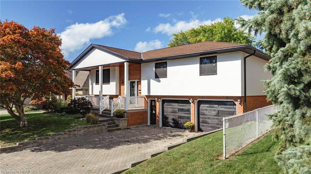 30 Leonard Drive, Goderich, ON N7A 4K6