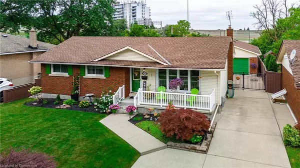 27 Warkdale Drive W, St. Catharines, ON L2T 2V8