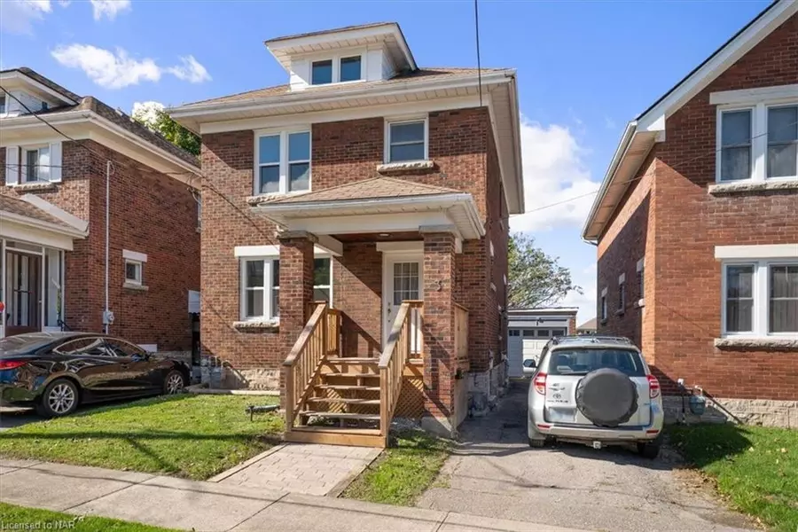 3 Carleton Street S #Main, Thorold, ON L2V 1Z5