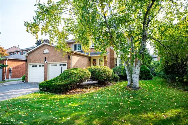 2058 Grand Boulevard, Oakville, ON L6H 4X9