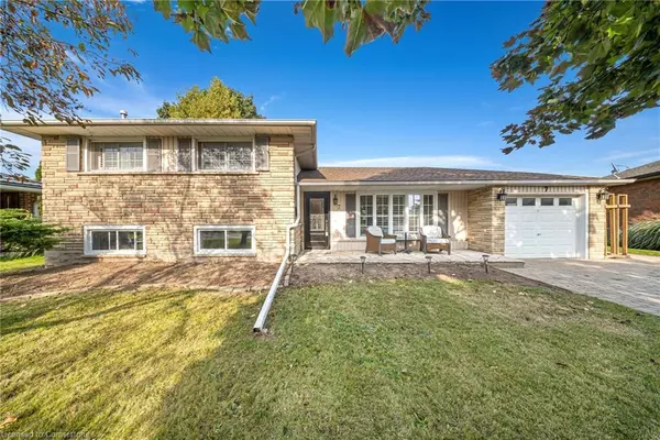 7 Woodland Drive, Cambridge, ON N1R 2X7