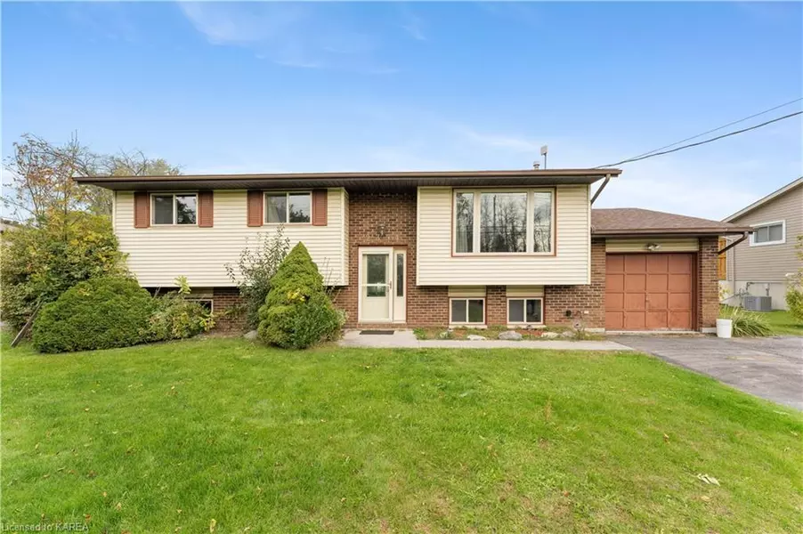 2354 Wallbridge-Loyalist Road, Quinte West, ON K0K 2B0