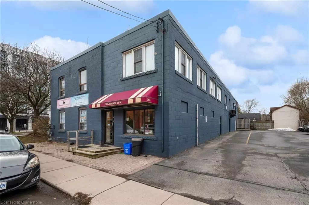 Hamilton, ON L8P 1N2,361 Jackson Street W #2