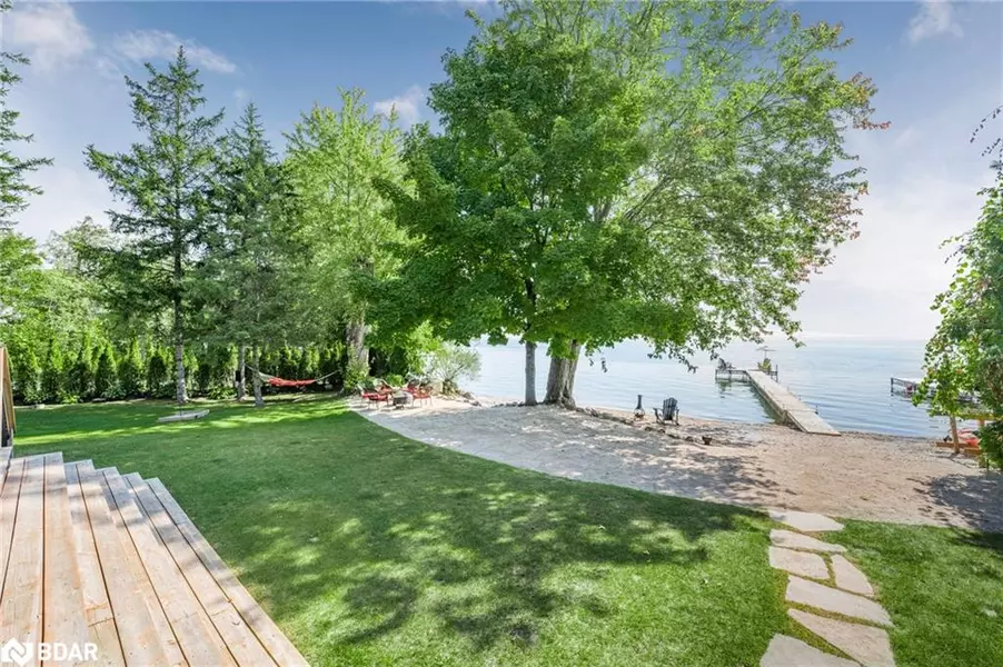 113 Minnetonka Road, Innisfil, ON L9S 2V8