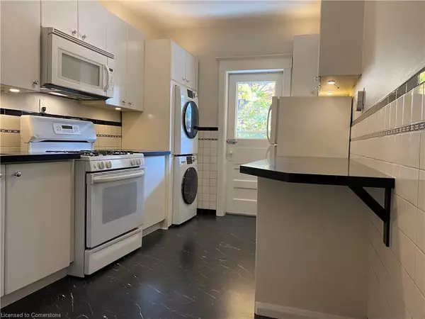 Toronto, ON M6K 1M3,1399 Queen Street W #1