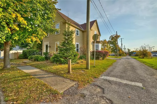 Fort Erie, ON L2A 3K6,53 Archange Street