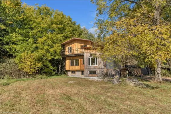 145 Taylor Road W, Gananoque, ON K7G 2V3