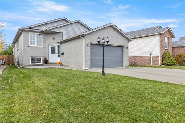 Niagara Falls, ON L2H 3H2,7717 Ascot Circle