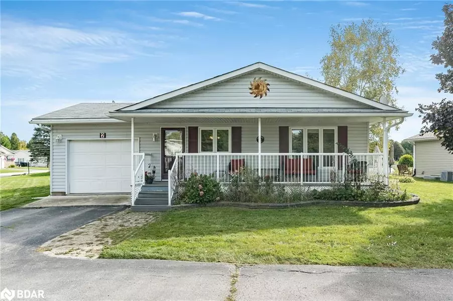 2 St James Place, Wasaga Beach, ON L9Z 3A8