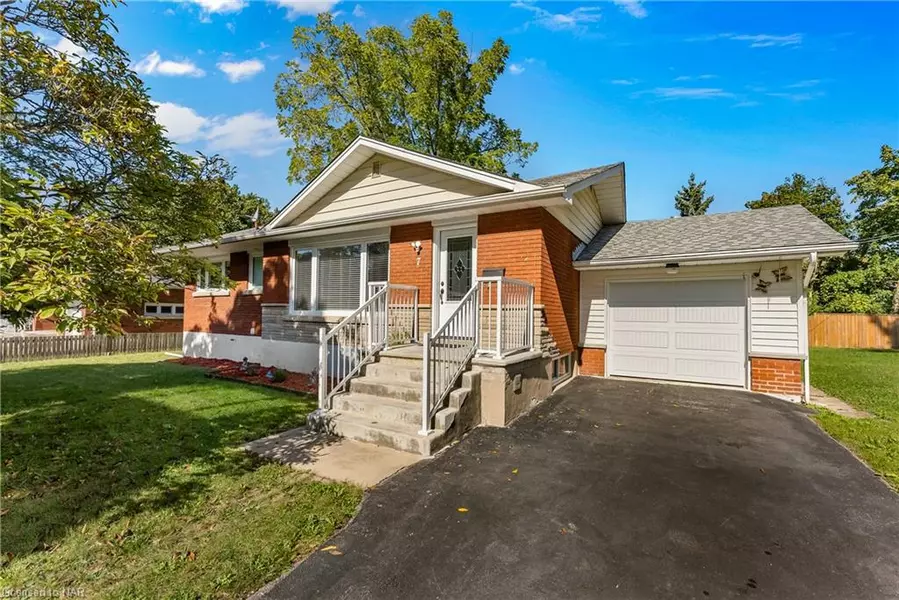 7 East Hampton Road, St. Catharines, ON L2T 3C9