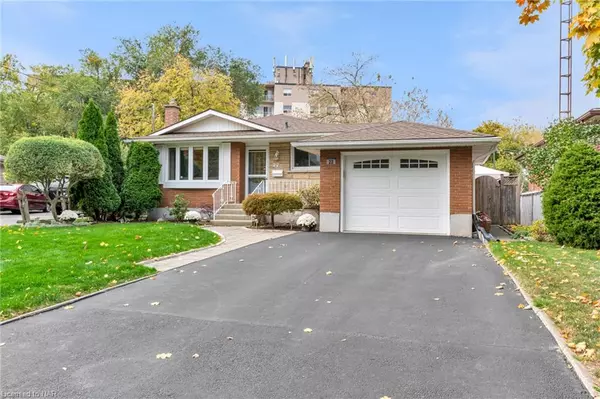 22 Highcourt Crescent, St. Catharines, ON L2M 3M6