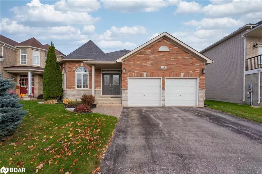 15 Prince William Way, Barrie, ON L4N 0Y9