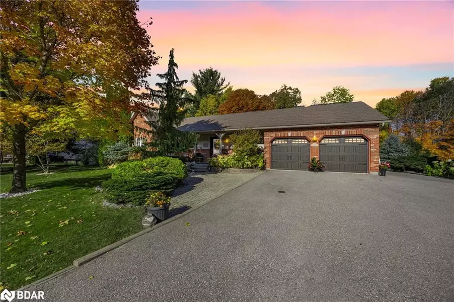 30 Hickory Lane, Oro-medonte, ON L0K 1E0