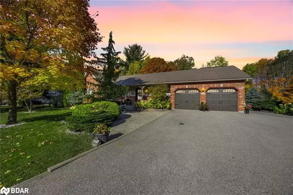 30 Hickory Lane,  Oro-medonte,  ON L0K 1E0