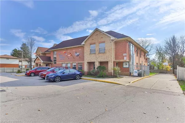 14 Henry Street, Brantford, ON N3R 1Z8