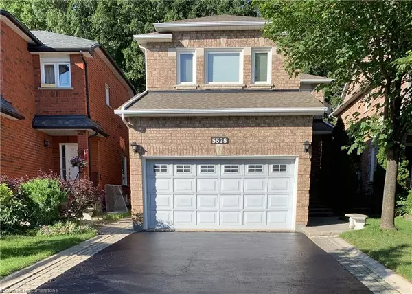 5528 Woodchase Crescent, Mississauga, ON L4Z 3T9