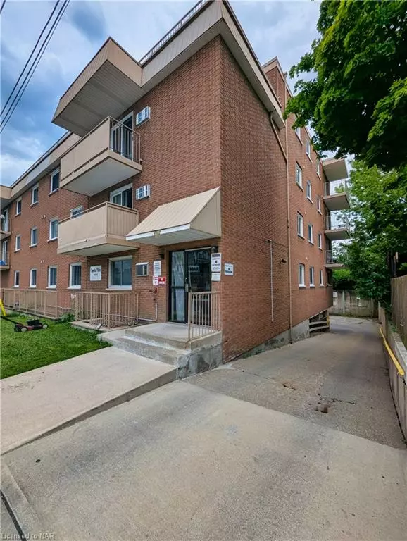 Niagara Falls, ON L2E 3V8,4692 Crysler Avenue #305