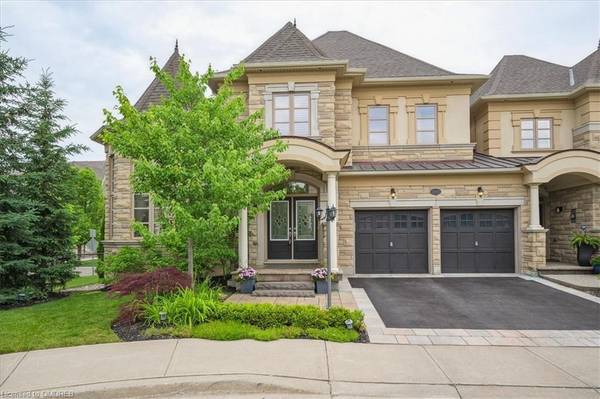 2447 Chateau Common, Oakville, ON L6M 0S1