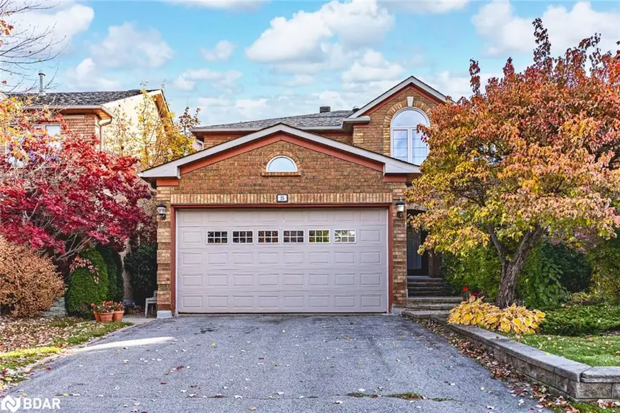 25 Grand Forest Drive, Barrie, ON L4N 7E8