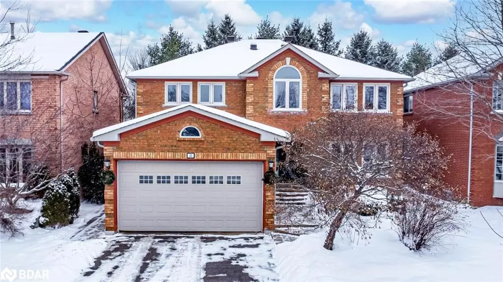 25 Grand Forest Drive, Barrie, ON L4N 7E8