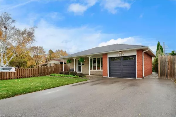 Burlington, ON L7L 3N1,5500 Romanwood Crescent