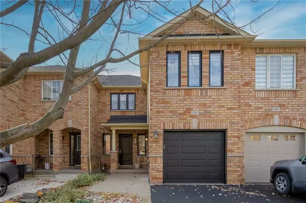 2493 Newcastle Crescent, Oakville, ON L6M 4P3