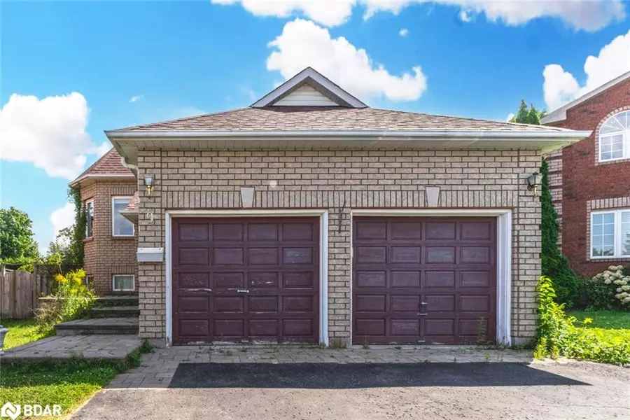 9 Kestrel Court #Lower, Barrie, ON L4M 6P6