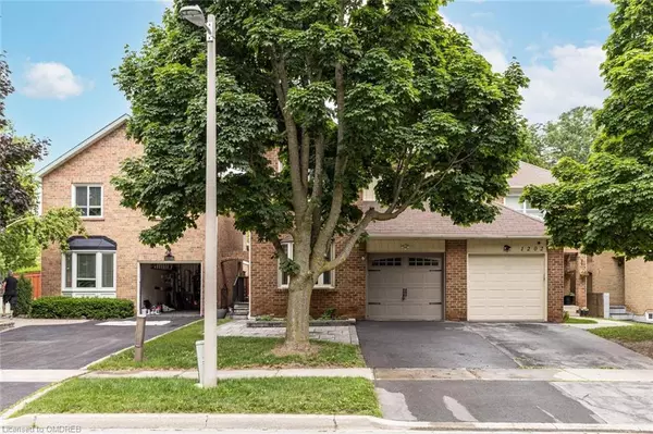 Oakville, ON L6M 1J2,1204 Potters Wheel Crescent