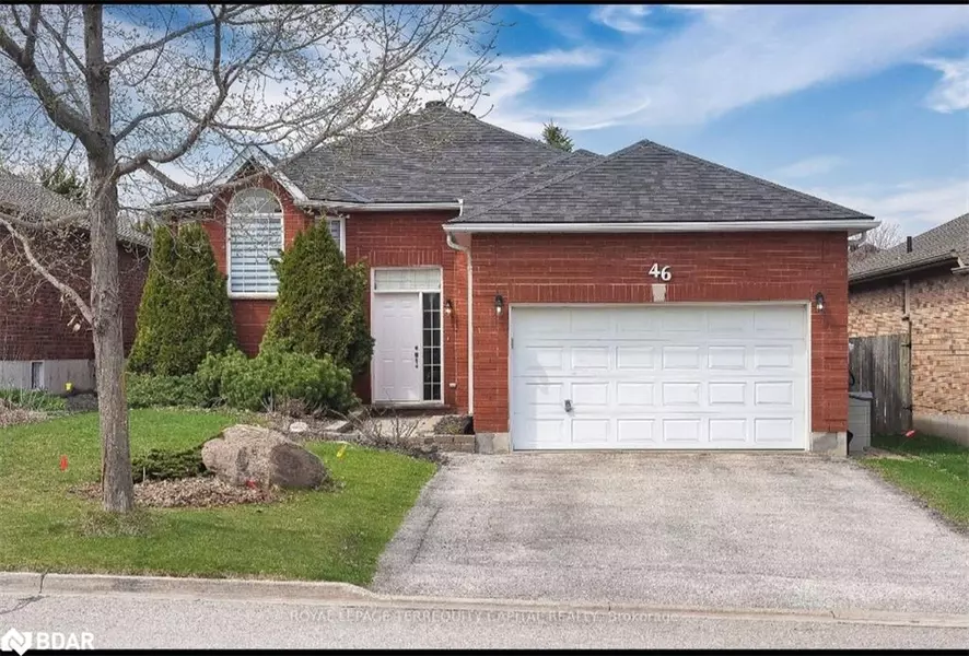 46 Forest Dale Road, Barrie, ON L4M 6M9