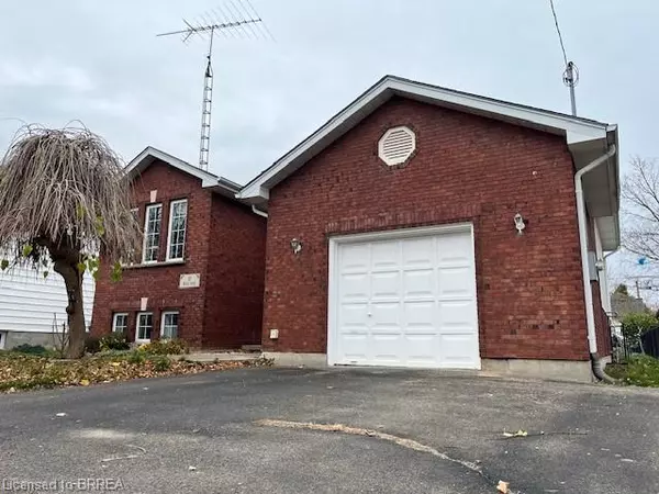 12 Hill Avenue, Brantford, ON N3R 4G9