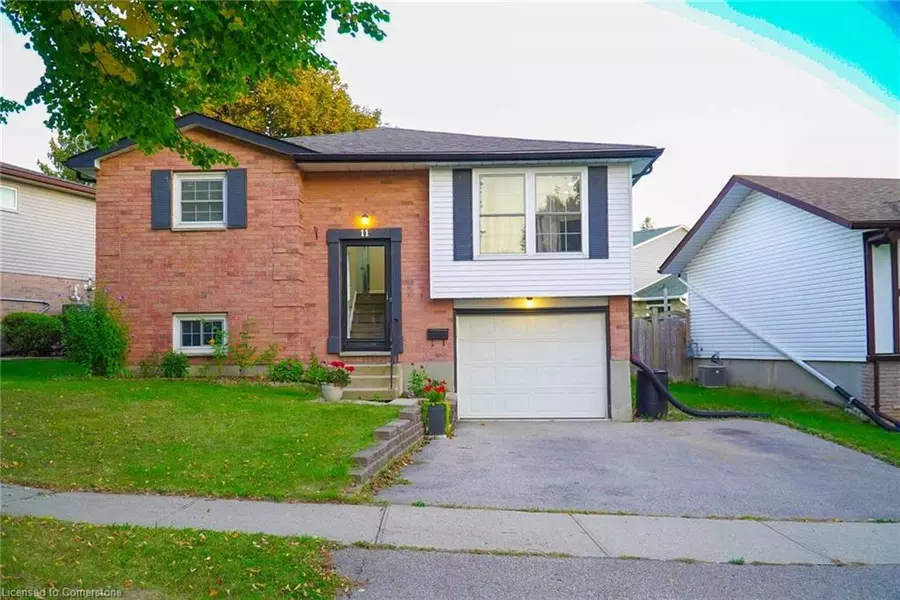 11 Wheatfield Crescent, Kitchener, ON N2P 1P7