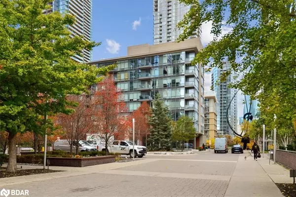 Toronto, ON M5V 3Y4,15 Brunel Court #201