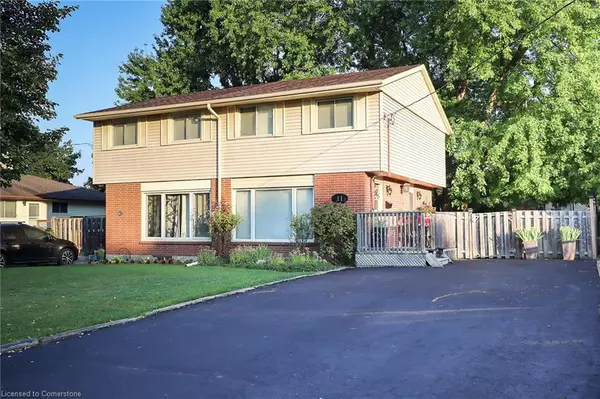 11 Westlake Lane, St. Catharines, ON L2N 4C9