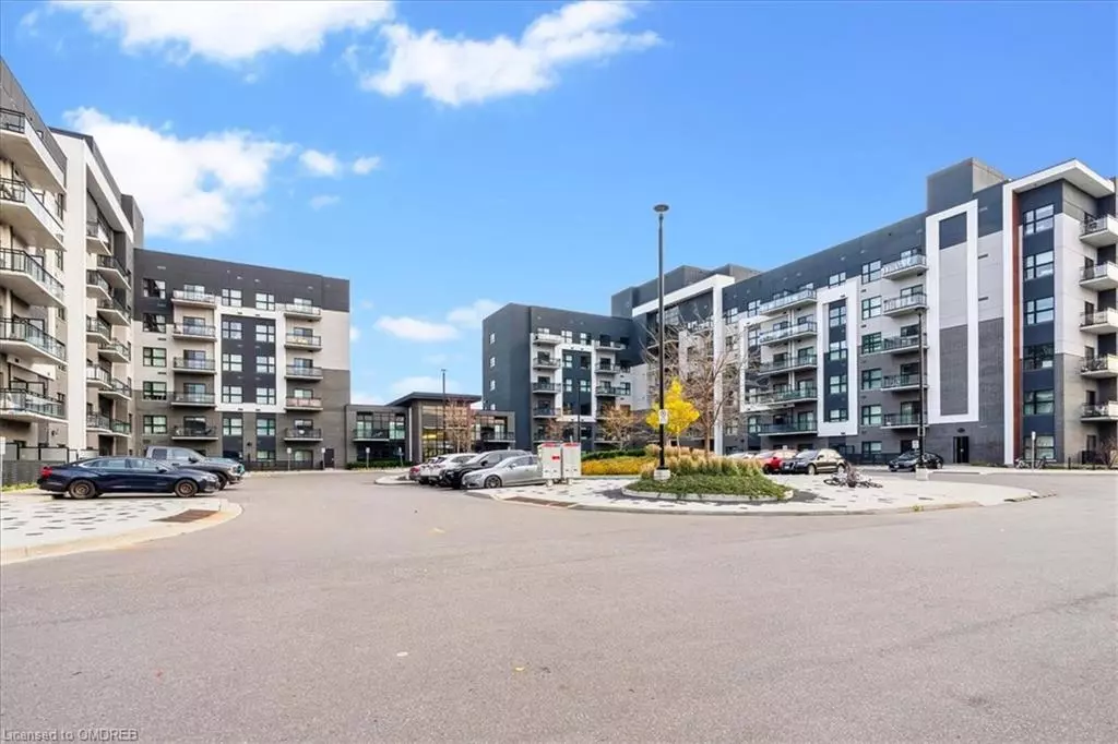 Oakville, ON L6H 0X2,102 Grovewood Common #535